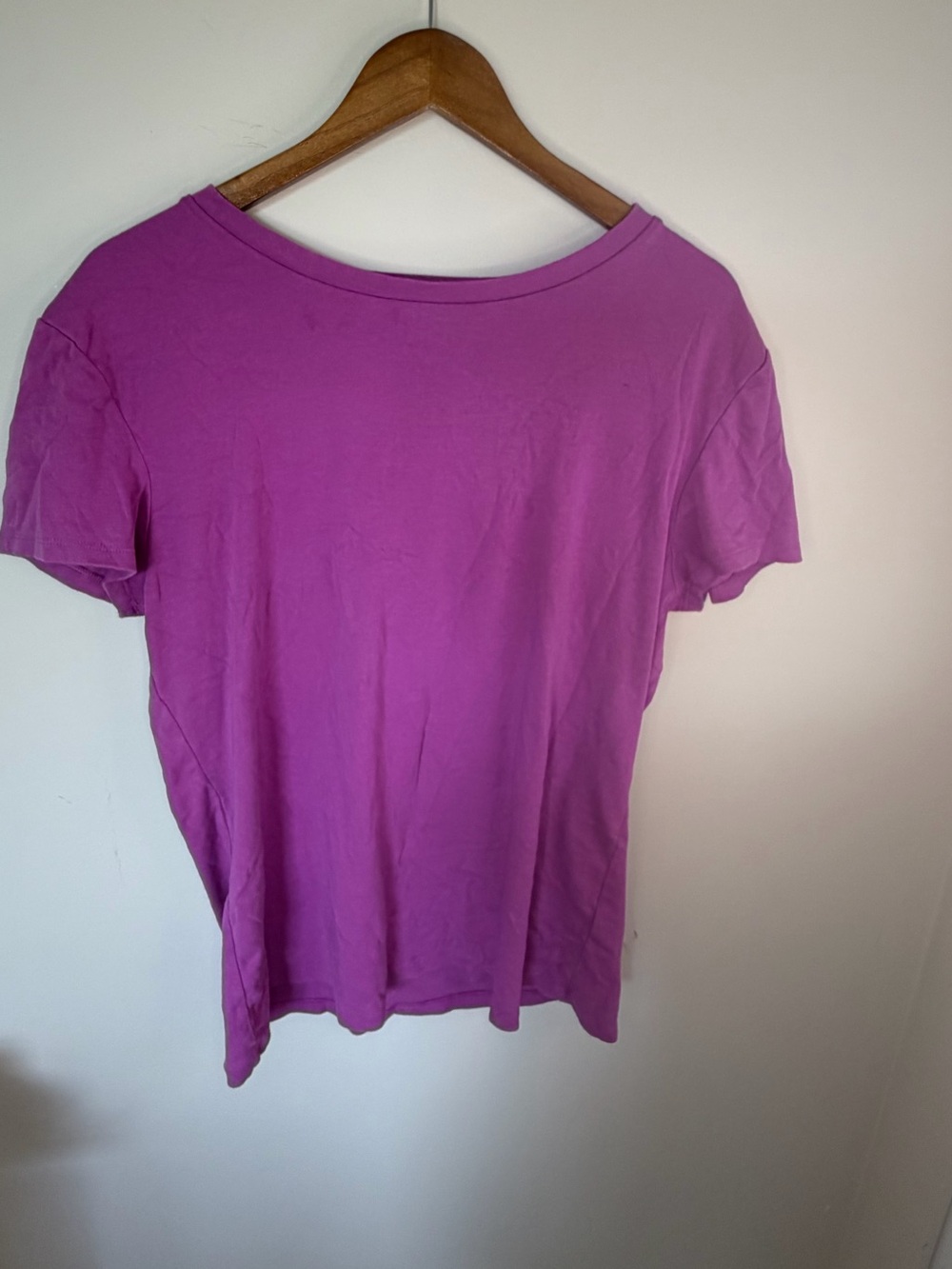 United Colors Of Benetton Women’s Short-Sleeve Tee in Magenta